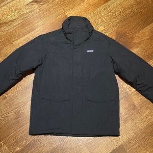 Men’s Patagonia quilted jacket. Size medium, black